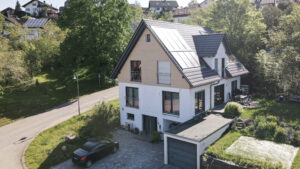 Neubau KFW55-Effizienzhaus, Sonnenhaus, Porenbeton, Solarspeicher, thermische Solaranlage, Holzofen, Sonnenhaus-Institut